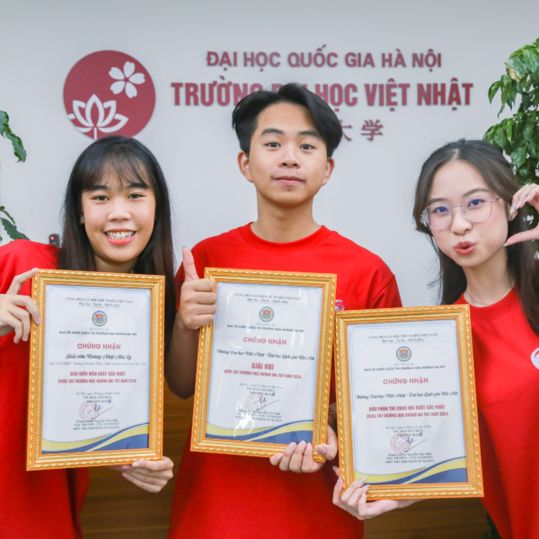 HƯỞNG ỨNG PHONG TRÀO TRƯỜNG HỌC KHÔNG MA TÚY