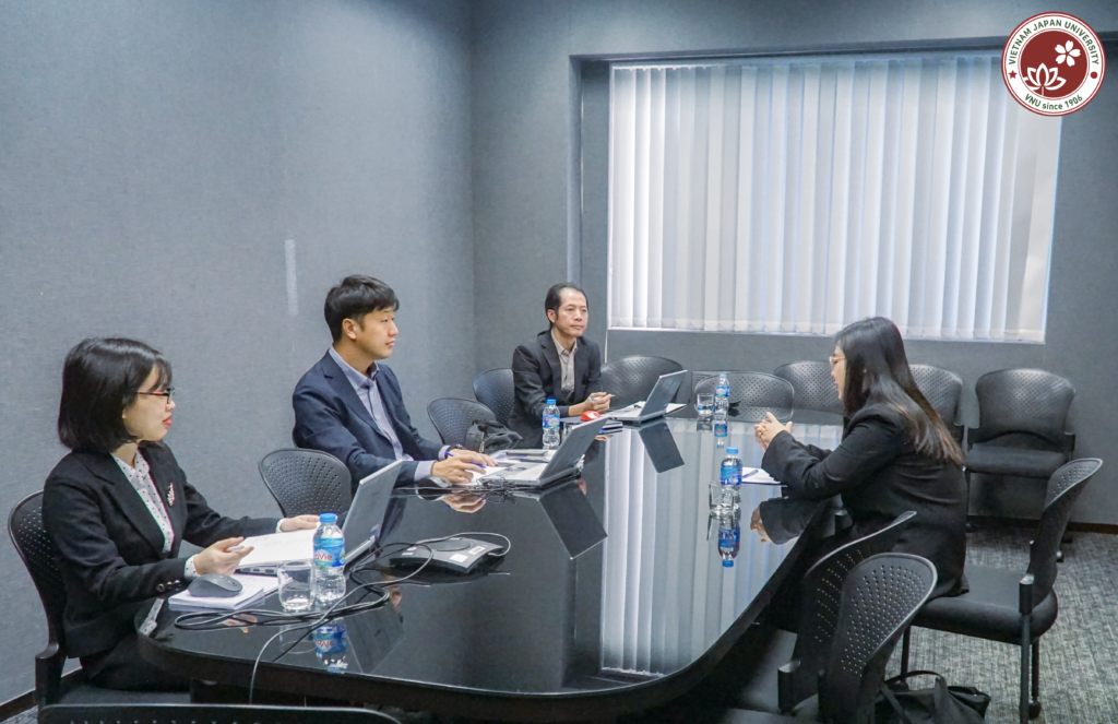 ZEON VIETNAM INTERVIEWS APPLICANTS FROM VJU FOR SCHOLARSHIP