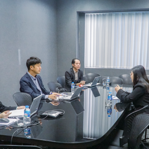 ZEON VIETNAM INTERVIEWS APPLICANTS FROM VJU FOR SCHOLARSHIP