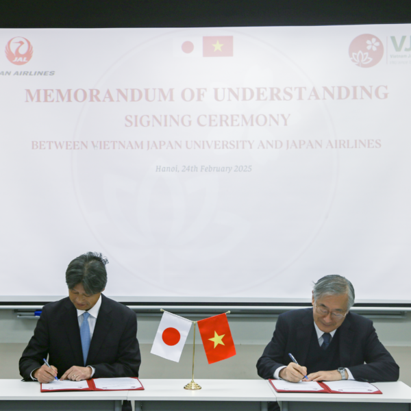 VNU VIETNAM JAPAN UNIVERSITY SIGNS MOU WITH JAPAN AIRLINES